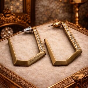 SAM EDELMAN Geometric Hoop Earrings with Crystals – Modern Gold-Tone Statement